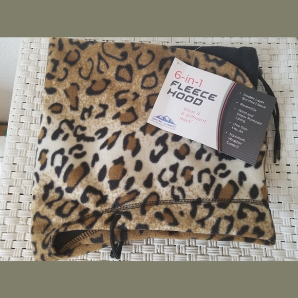 Arctic Summit Animal Print 6 in 1 Fleece Hood NWT - Picture 2 of 6